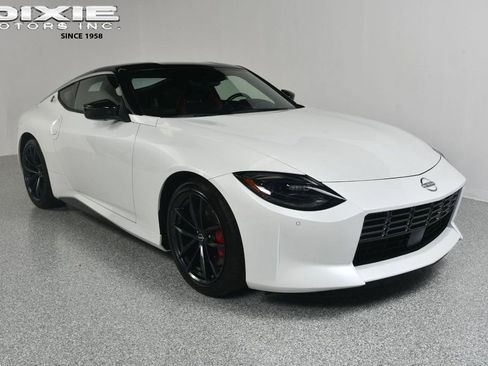 Used 2024 Nissan Z Performance w/ Floor Mat Package image 1