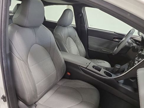 Used 2019 Toyota Avalon Limited w/ Advanced Safety Package FWD image 18