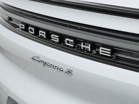 New 2026 Porsche Cayenne S image 37