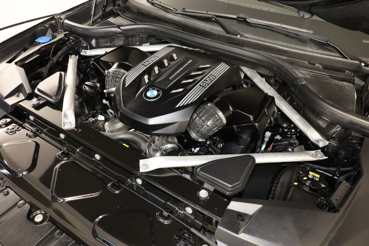 Used 2022 BMW X6 M50i w/ Executive Package AWD/4WD image 34
