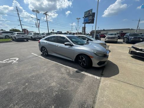 Used 2016 Honda Civic Touring image 5