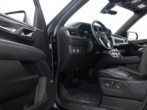 Used 2021 GMC Yukon XL Denali w/ Denali Premium Package AWD/4WD image 31