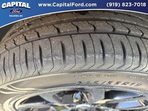 Used 2019 Land Rover Discovery Sport HSE AWD/4WD image 14