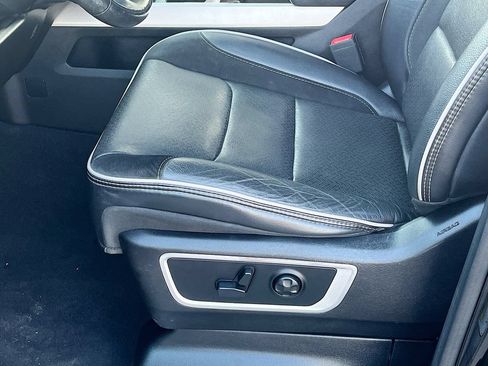 Used 2019 RAM 1500 Laramie AWD/4WD image 19