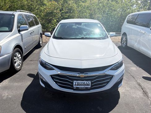 Used 2024 Chevrolet Malibu LT FWD image 2