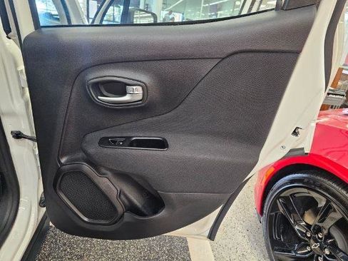 Used 2020 Jeep Renegade Sport image 28