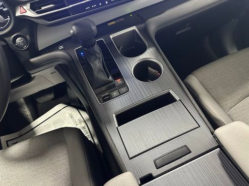 Used 2025 Toyota Sienna LE image 41