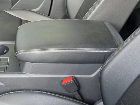 Used 2021 Volkswagen Atlas Cross Sport SE w/ Panoramic Sunroof Package FWD image 9