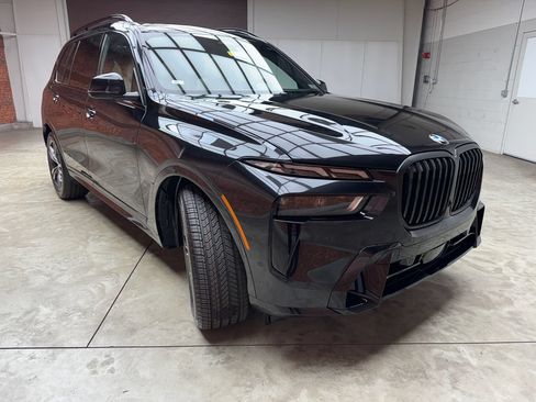 Used 2027 BMW X7 xDrive40i w/ M Sport Package AWD/4WD image 7