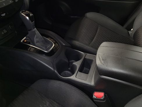 Used 2018 Nissan Rogue S FWD image 26