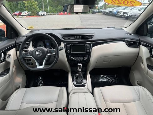 Used 2022 Nissan Rogue Sport SL AWD/4WD image 17