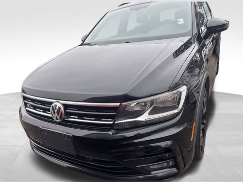Used 2020 Volkswagen Tiguan SE R-Line w/ 3rd Row Seat Package image 16