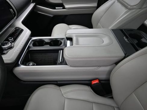 Certified 2025 Ford Expedition Active AWD/4WD image 27