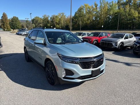 Used 2022 Chevrolet Equinox RS w/ RS Leather Package image 11