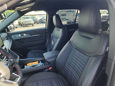 New 2026 Ford Explorer ST-Line w/ ST-Line Street Pack image 14