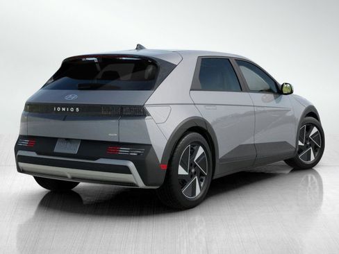 New 2026 Hyundai Ioniq 5 SE image 5
