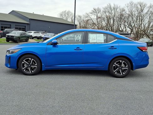 Certified 2025 Nissan Sentra SV image 5