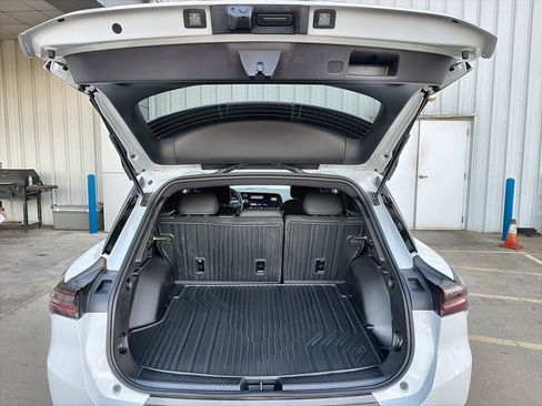 New 2026 Chevrolet Equinox EV LT image 27