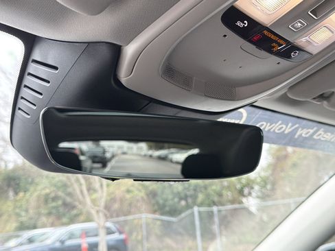 Certified 2025 Volvo XC60 B5 Plus image 27