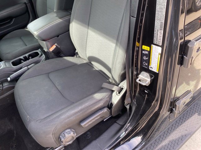 Used 2021 Jeep Wrangler Unlimited Sahara w/ Uconnect 4C Nav & Sound Group AWD/4WD image 15