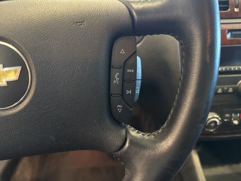 Used 2011 Chevrolet Impala LT image 25
