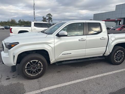 Used 2024 Toyota Tacoma TRD Sport image 8