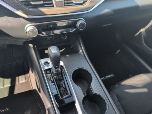 Used 2025 Nissan Altima 2.5 SV image 15