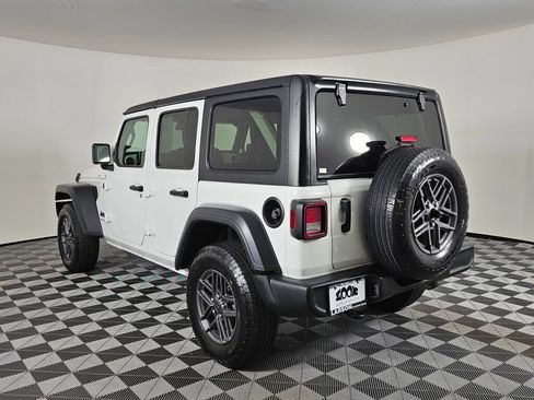 Used 2024 Jeep Wrangler Sport S image 5