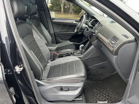 Used 2024 Volkswagen Tiguan SEL R-Line image 33