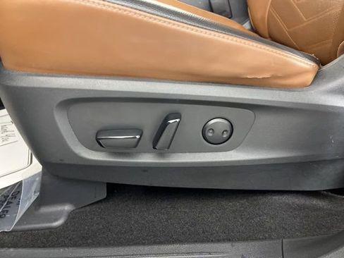 Used 2023 Nissan Pathfinder Platinum image 33