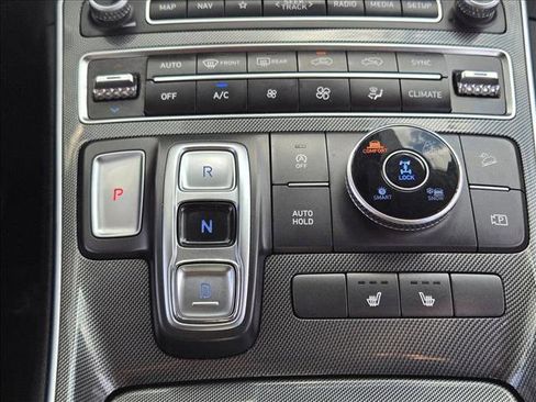 Used 2023 Hyundai Santa Fe SEL image 11