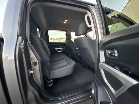 Used 2019 Nissan Titan SV AWD/4WD image 16