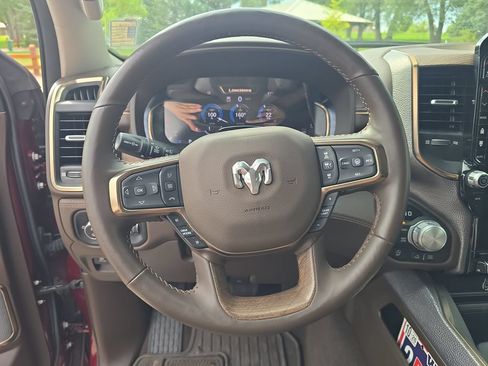 Used 2025 RAM 1500 Limited AWD/4WD image 16