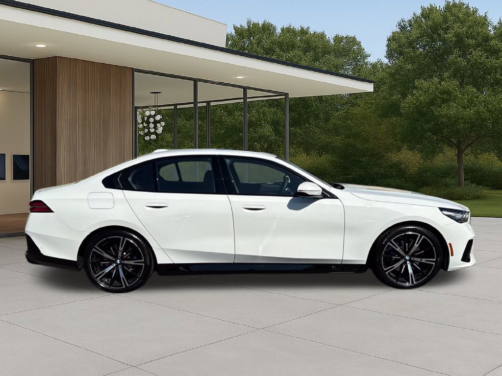 Used 2026 BMW 530i w/ M Sport Package RWD image 7