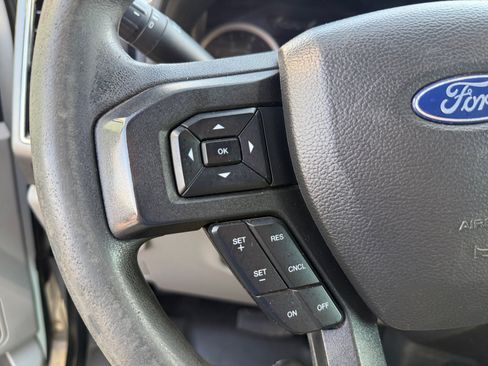 Used 2022 Ford F250 XLT w/ XLT Premium Package AWD/4WD image 18