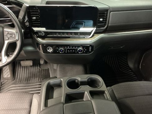 Used 2022 Chevrolet Silverado 1500 RST AWD/4WD image 11