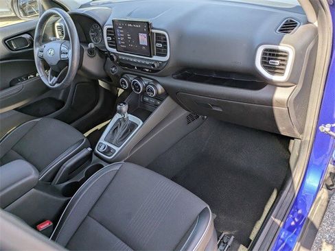 Certified 2022 Hyundai Venue Limited image 19