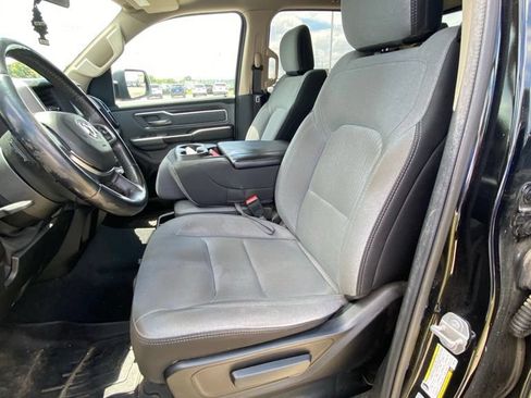 Used 2019 RAM 1500 Big Horn AWD/4WD image 10