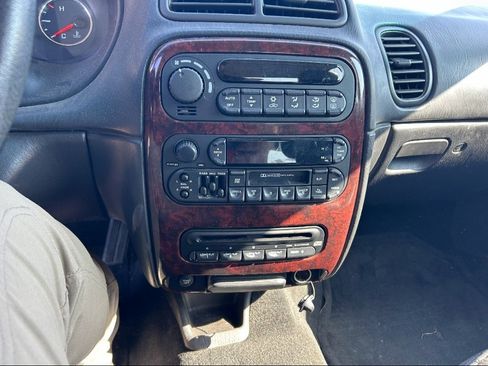 Used 2001 Chrysler Concorde LXi image 12