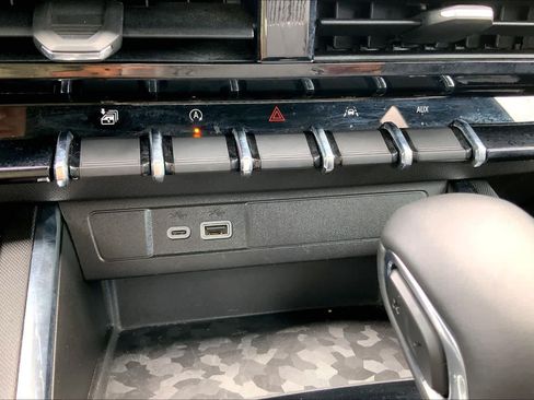 Used 2025 GMC Canyon Elevation w/ Convenience Package AWD/4WD image 28