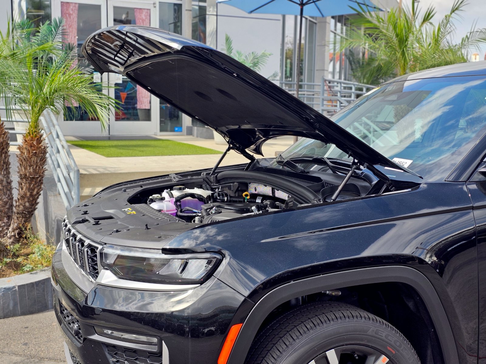 New 2027 Jeep Grand Cherokee Limited AWD/4WD image 14