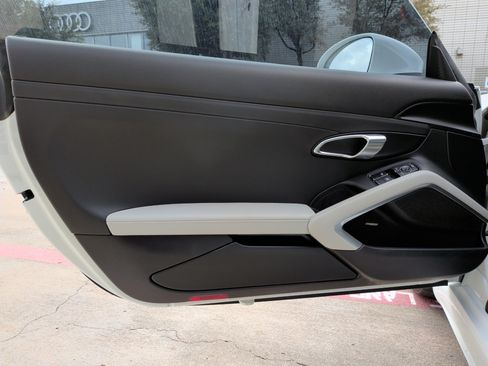 Used 2021 Porsche 718 Cayman image 14