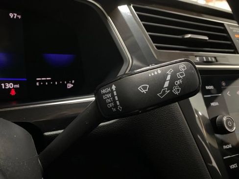 Used 2023 Volkswagen Tiguan SE w/ Panoramic Sunroof Package FWD image 45