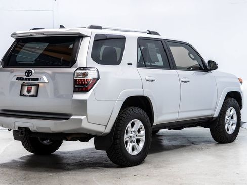 Used 2022 Toyota 4Runner SR5 Premium w/ Moonroof Package AWD/4WD image 7