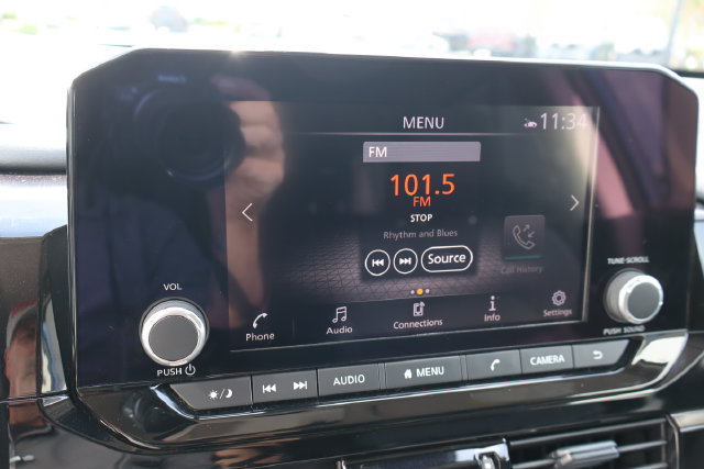 Used 2024 Nissan Pathfinder SV FWD image 37