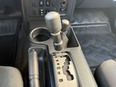 Used 2007 Toyota FJ Cruiser 4WD image 18