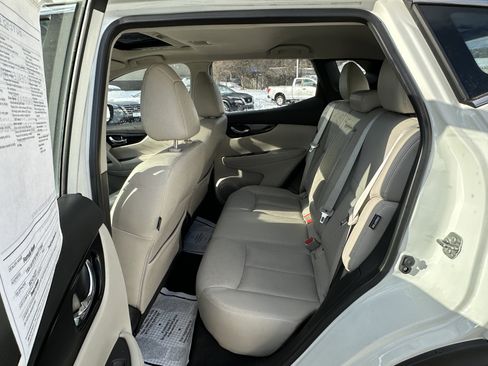 Used 2021 Nissan Rogue Sport SL w/ Premium Package image 15