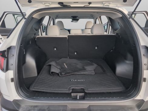 Used 2025 Hyundai Tucson SE image 27