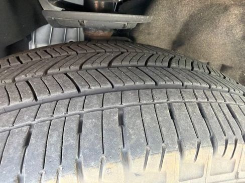 Used 2023 Ford Explorer XLT w/ Equipment Group 202A AWD/4WD image 27