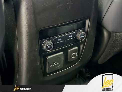 Used 2021 Buick Enclave Essence image 26